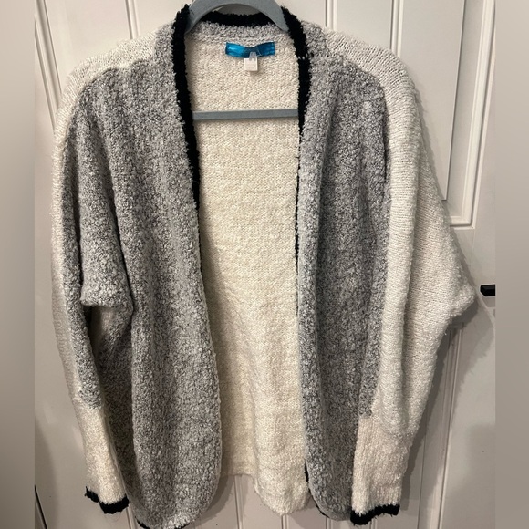 Medium soft teddy Gray and White Knit Cardigan Sweater - Picture 1 of 7